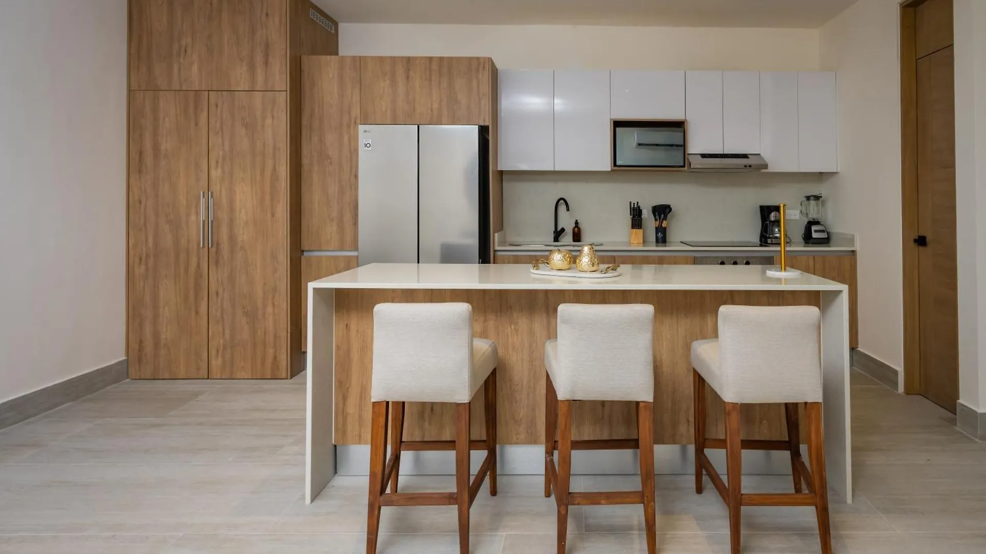 Cumbres Garden Luxury Apartments Cancun