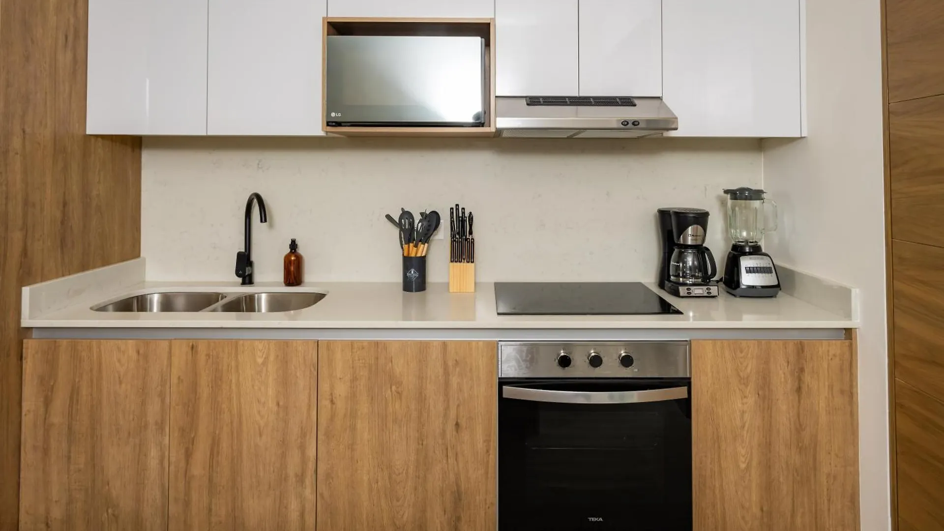 Cumbres Garden Luxury Apartments Cancun