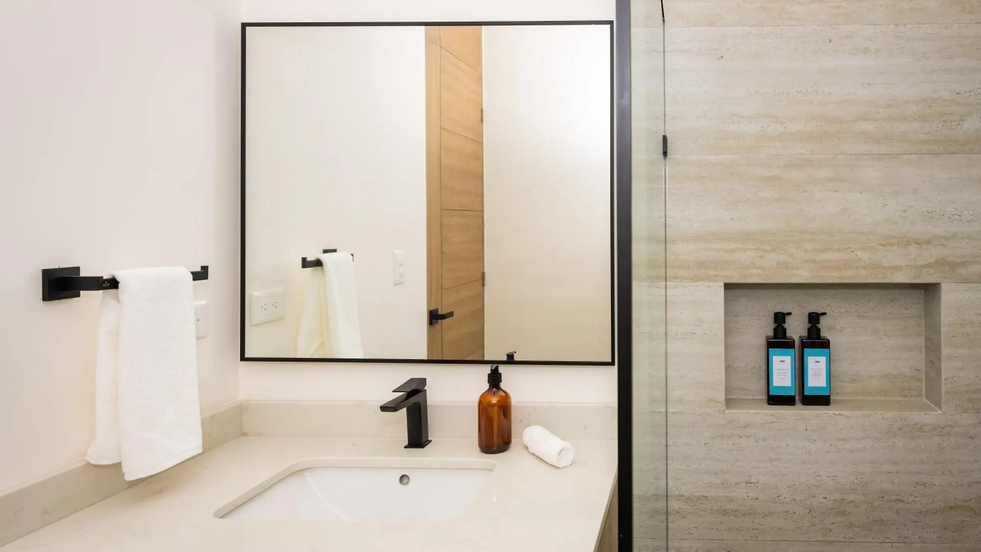 Cumbres Garden Luxury Apartments Cancun Mexico