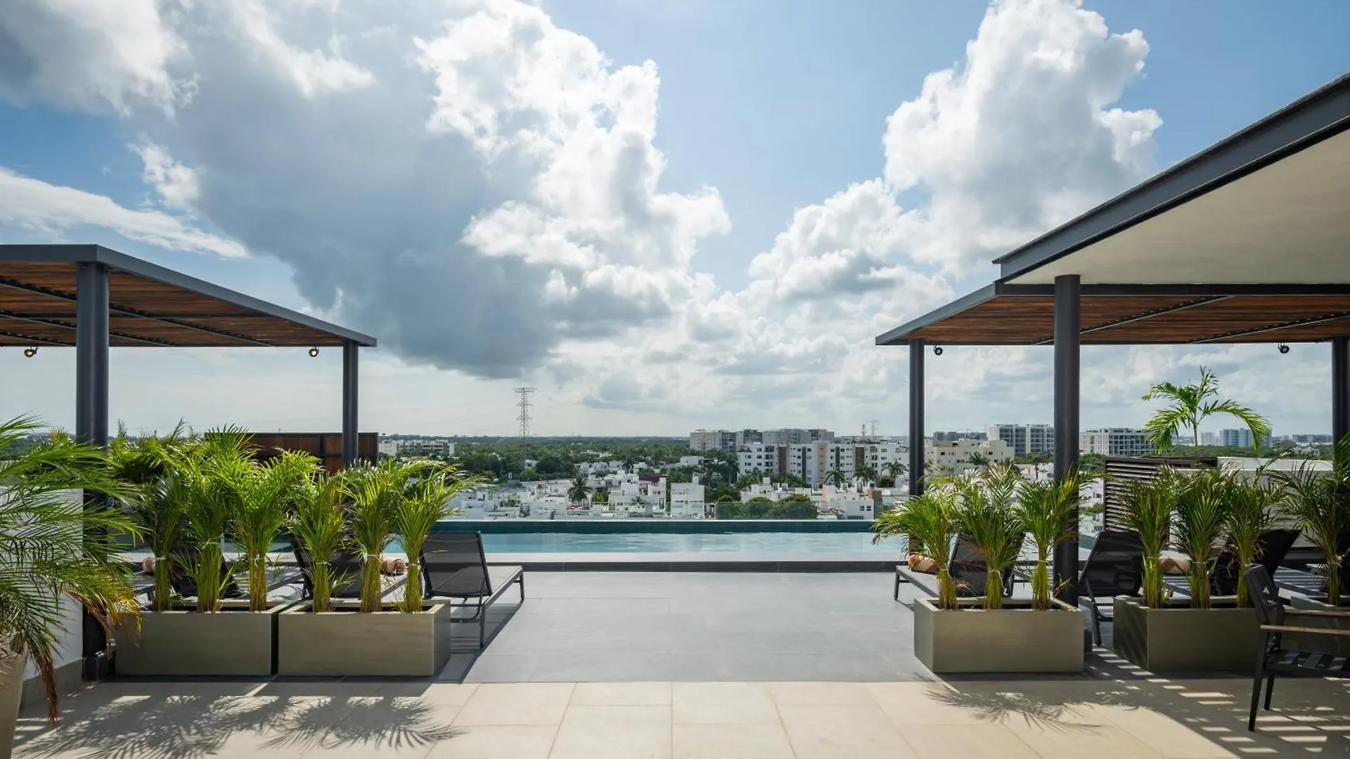 Cumbres Garden Luxury Apartments Cancun Mexico
